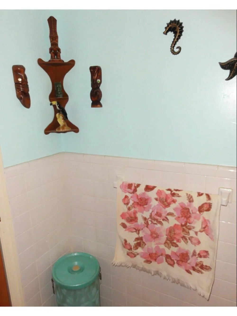 Vintage Fieldcrest Cream & Pink Floral Bath Towel w/ Fringe